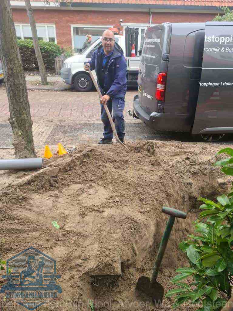 Riool ontstoppen Alphen aan den Rijn graven